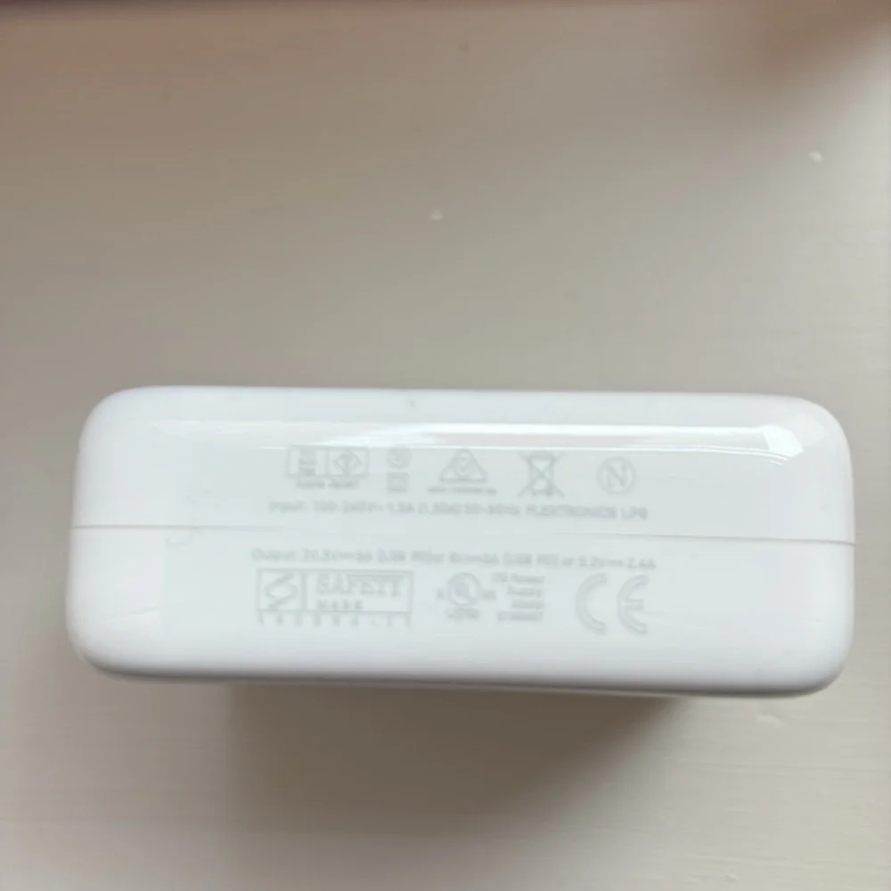 Apple USB-C 61W Power Adapter